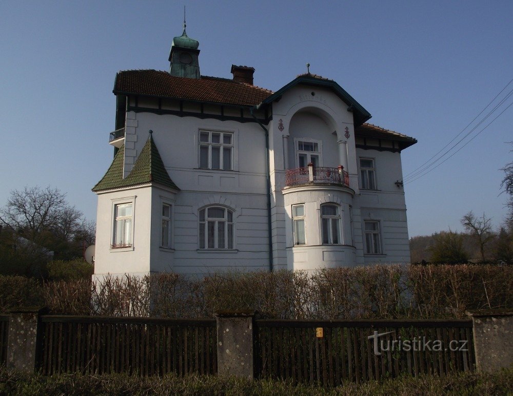 Loštice - de villa van Bend