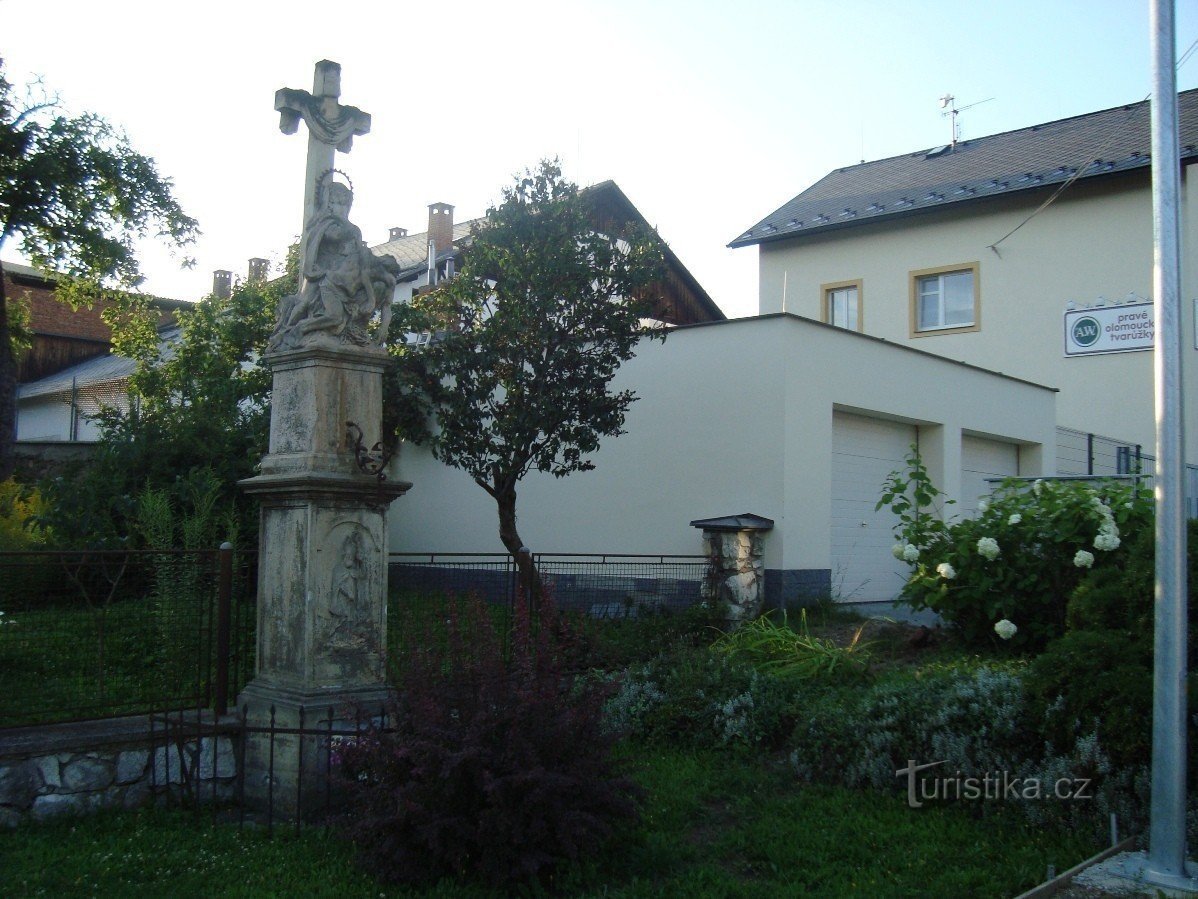 1852 年在 Hradská 街上的 Loštice-cross-照片：Ulrych Mir。