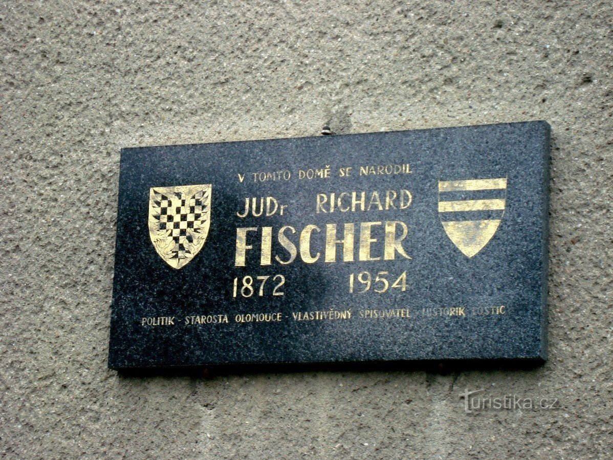 Loštice - le lieu de naissance de JUDr. Richard Fischer sur Náměstí Míru - Photo : Ulrych Mir.