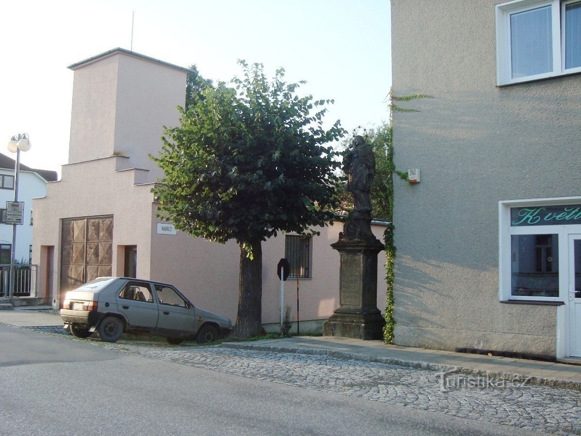 Loštice - statue af Johannes af Nepomuck på gaden Olomoucká - Foto: Ulrych Mir.