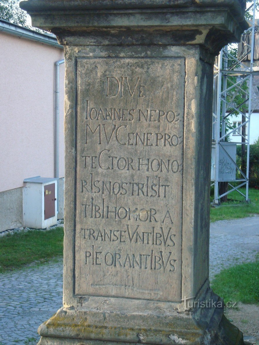 Loštice - statue de saint Jean Népomucène dans la rue Olomoucká - Photo : Ulrych Mir.