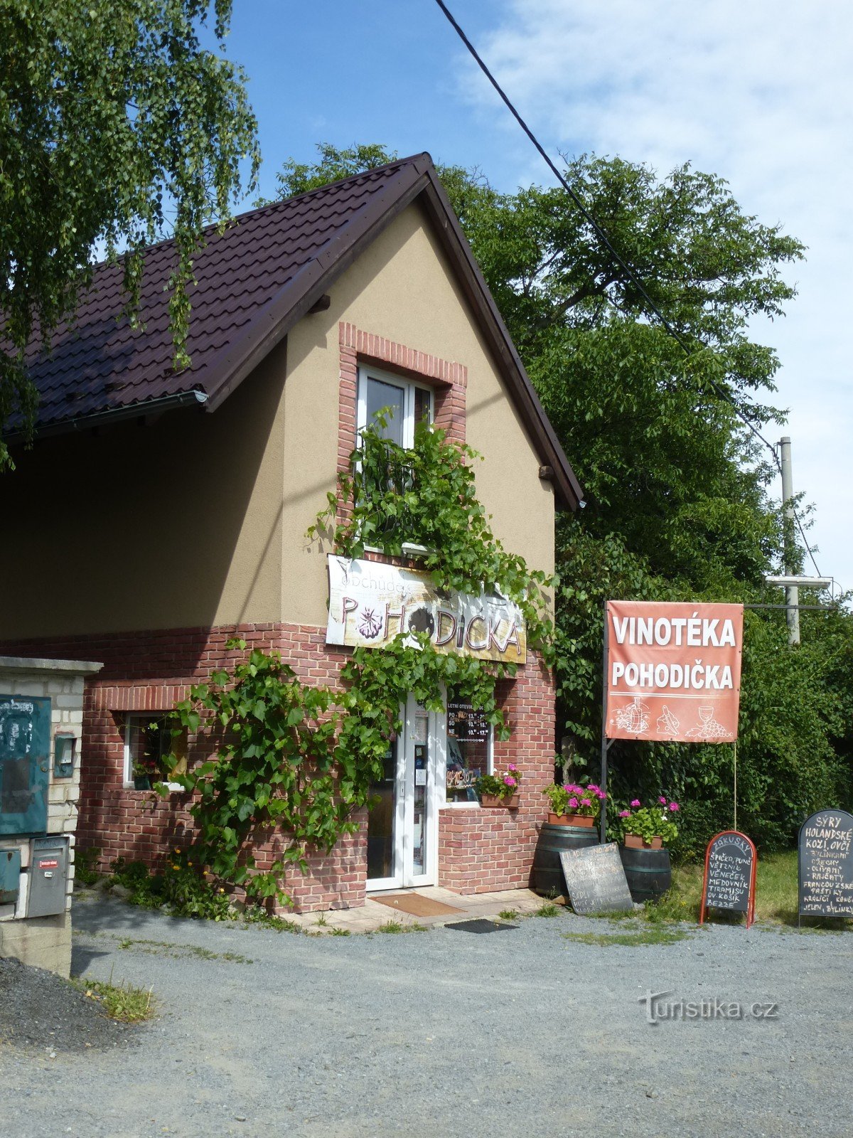 Louňovice - refreshments