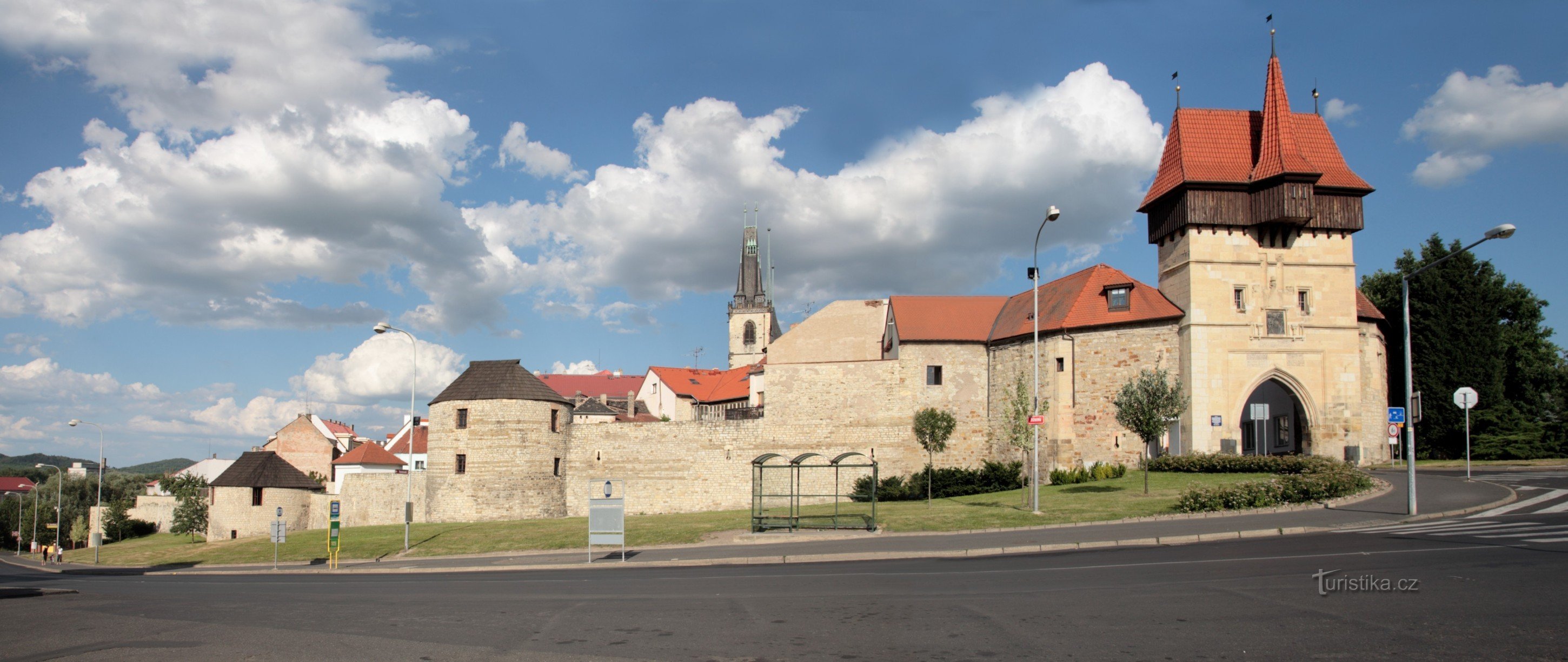 Louny – Ohři 川のゴシック様式の真珠