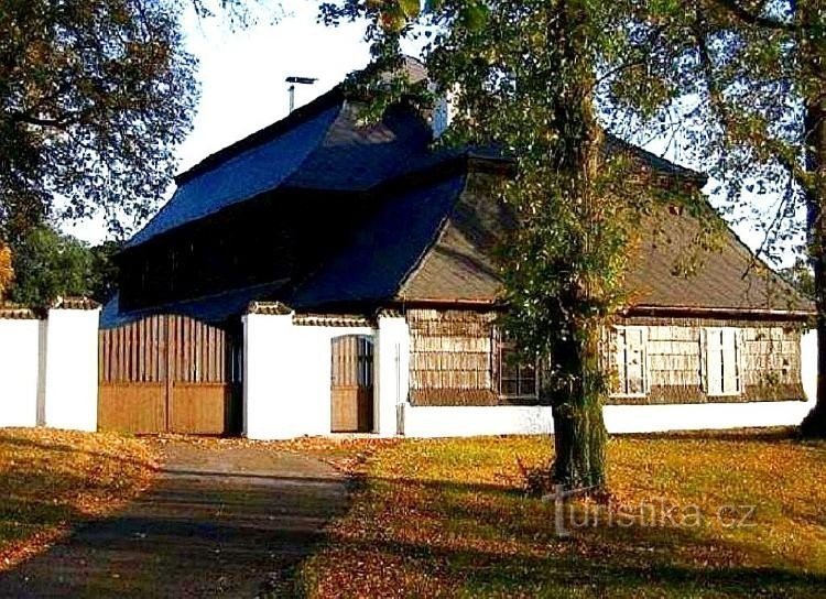 Pavillon de chasse : Entrée principale