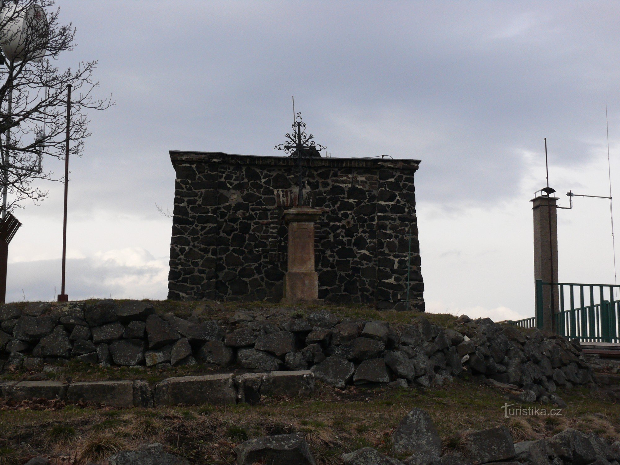 Lovoš - korpus wieży widokowej