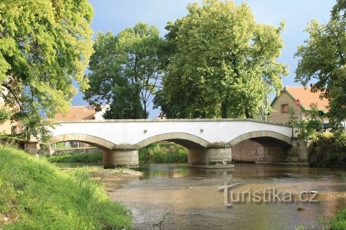 Lozice - pont de pierre