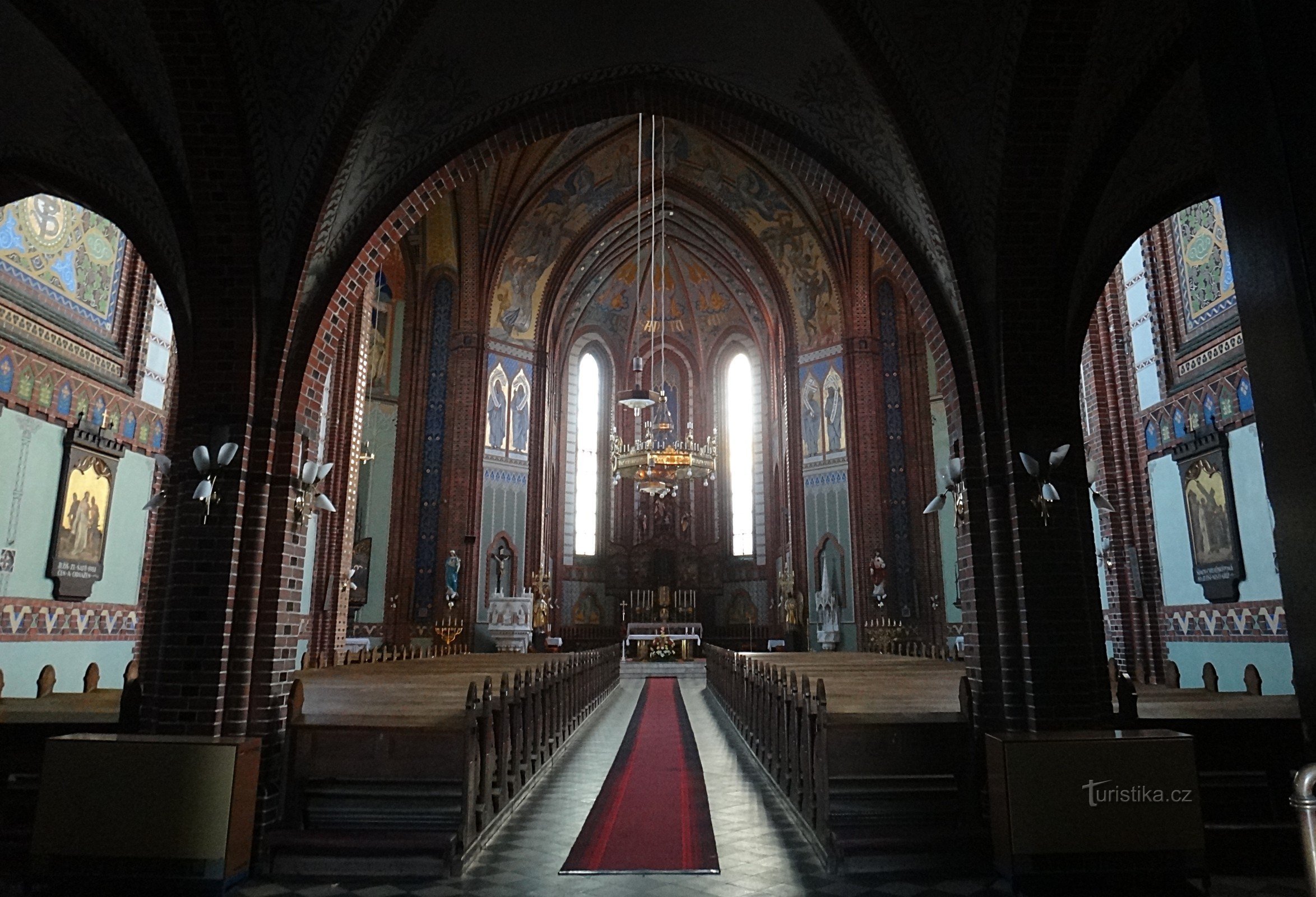 Ludgeřovice Innenraum der Kirche St. Nikolaus