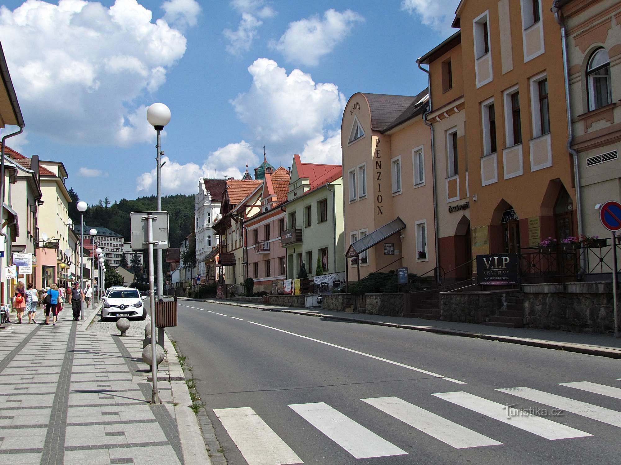 Luhačovice - Masarykova-gatan