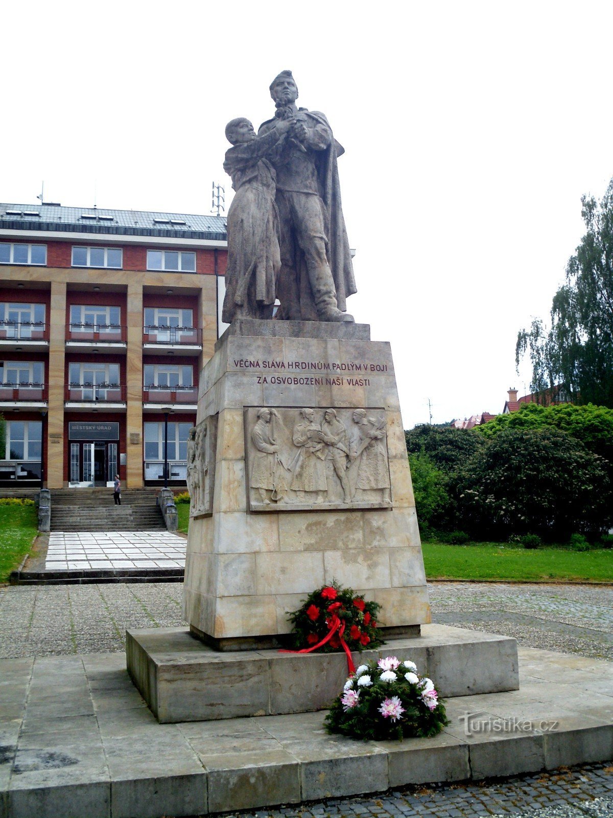 Luhačovice - monument