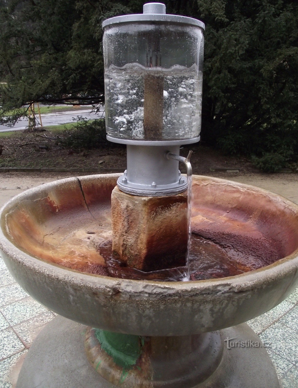 Luhačovice - spring Dr. Šťastneho (Geyser)