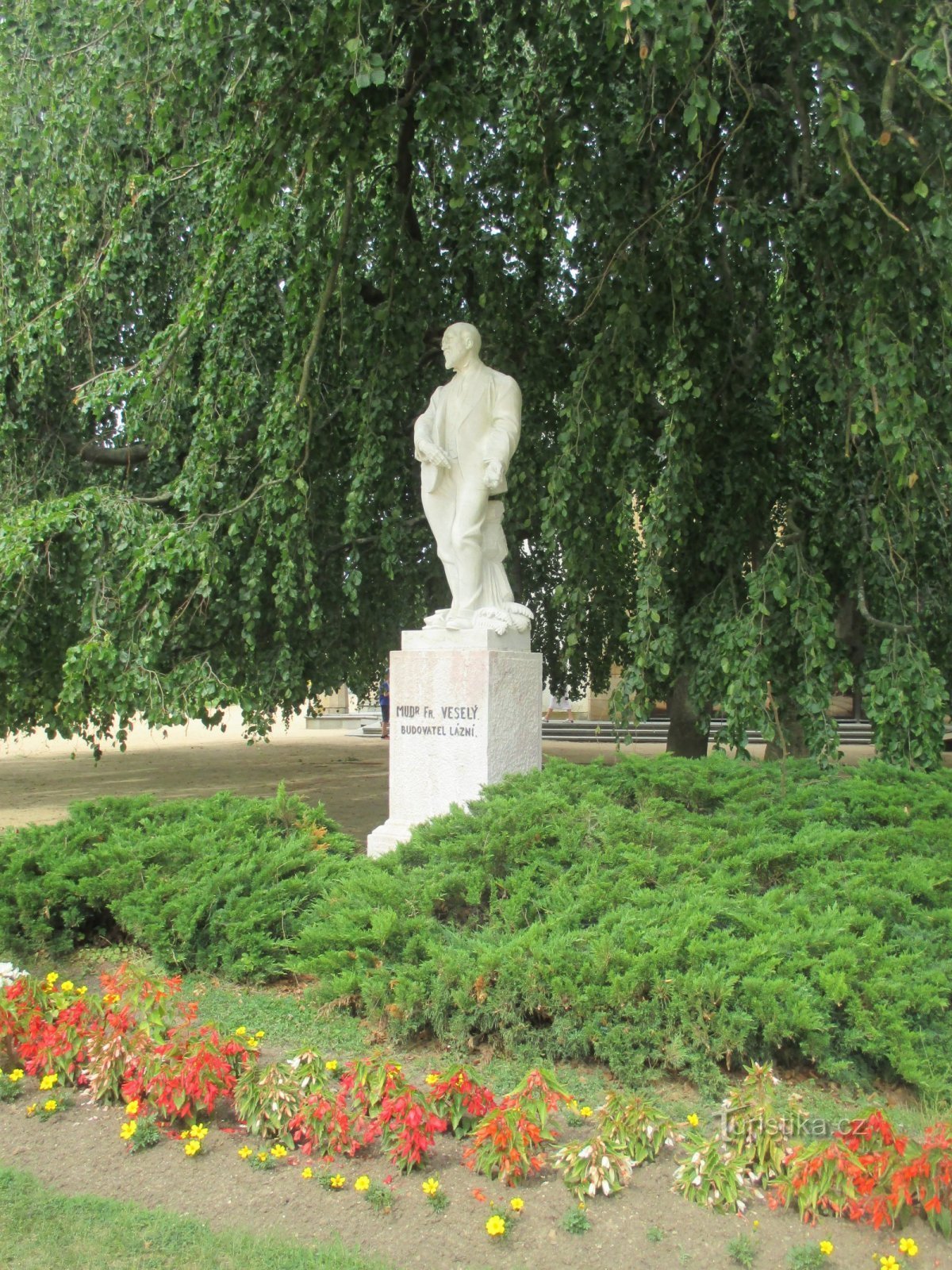 Luhačovice - Statue du Sage. Frantisek Vesely