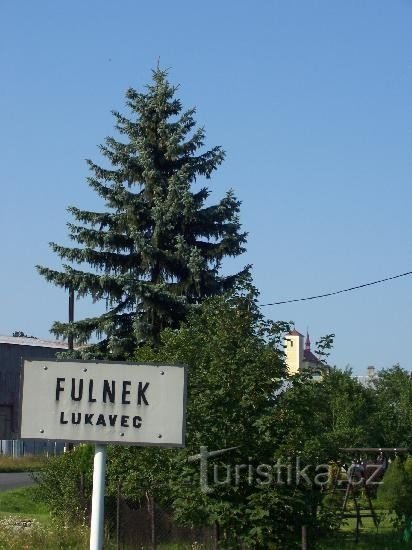 Lukavec: Indgang til landsbyen med et skilt