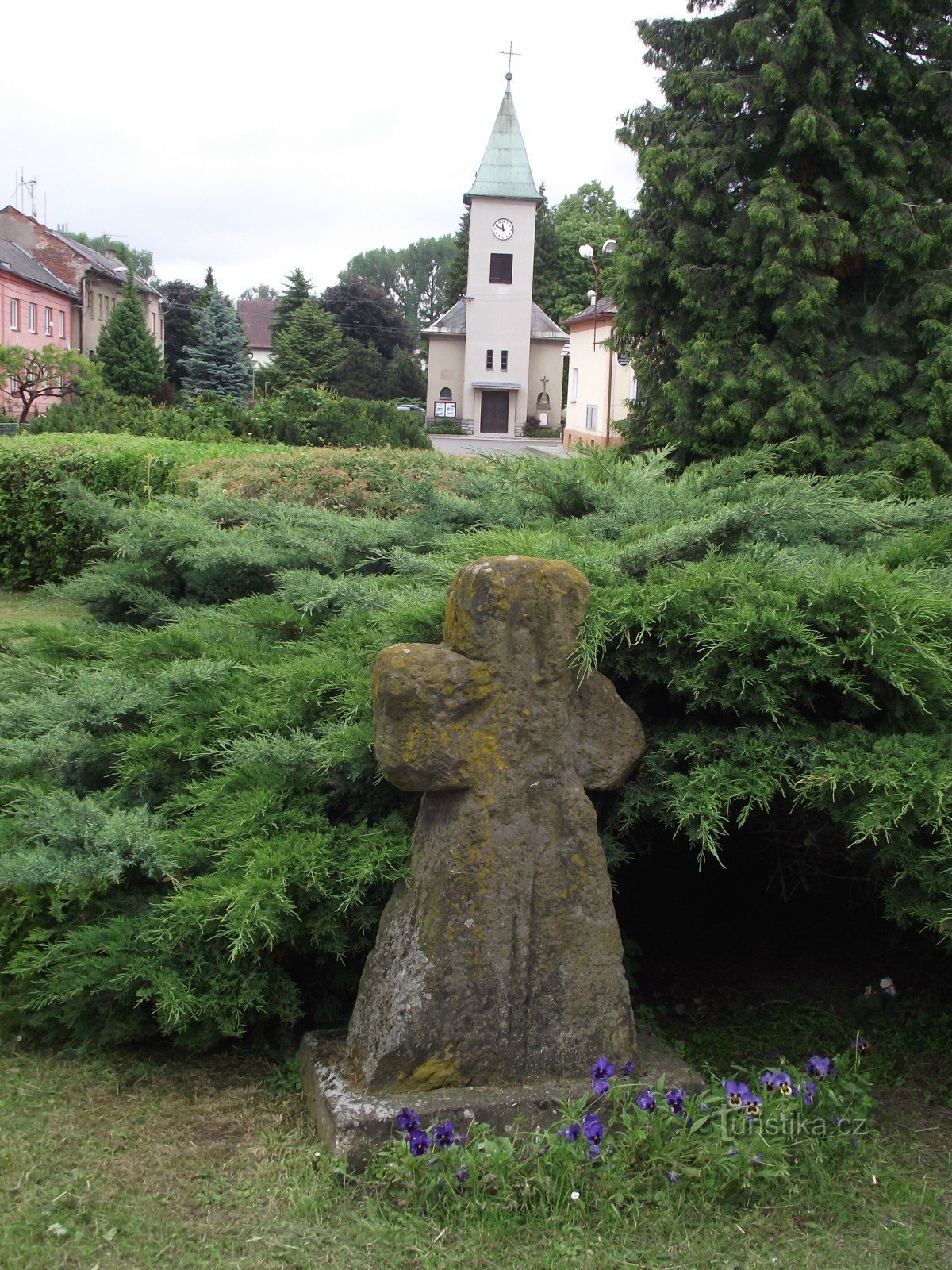 Lukavice (distrito SU) – cruz de reconciliação