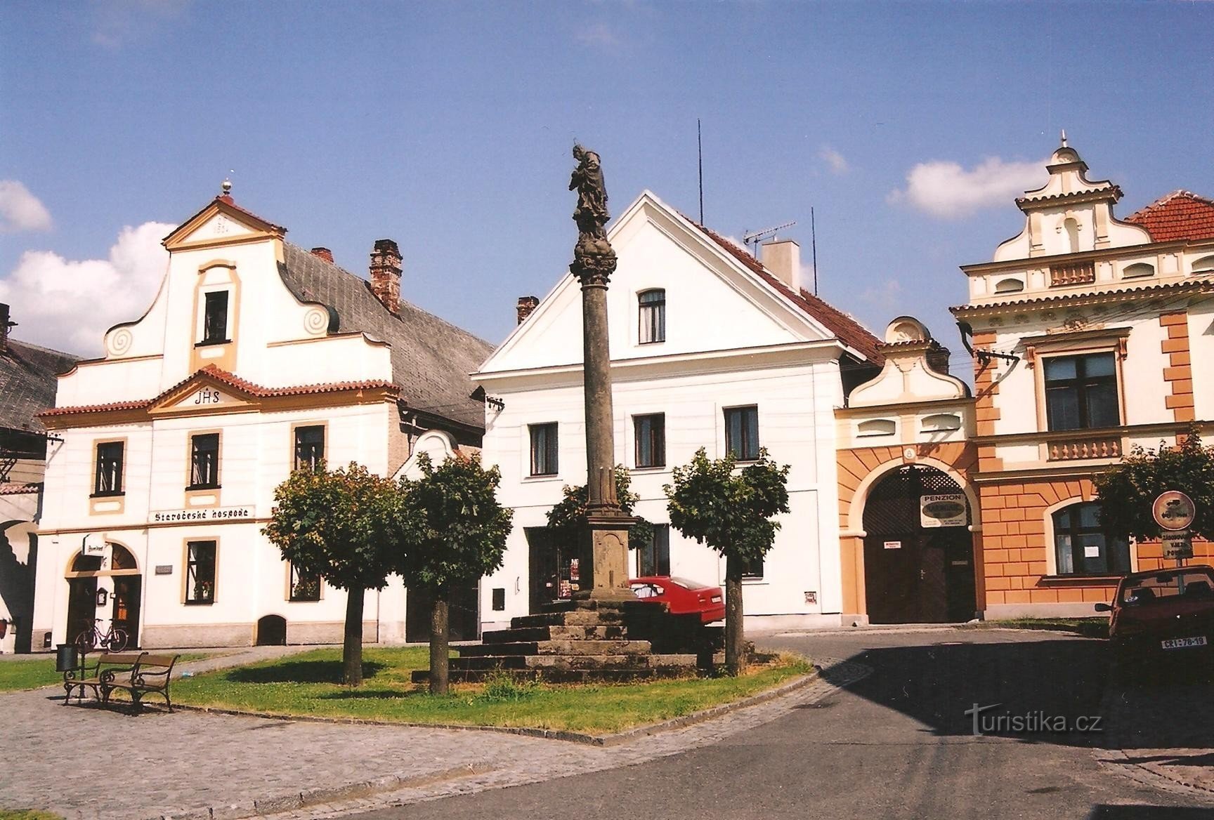 Luže - piazza