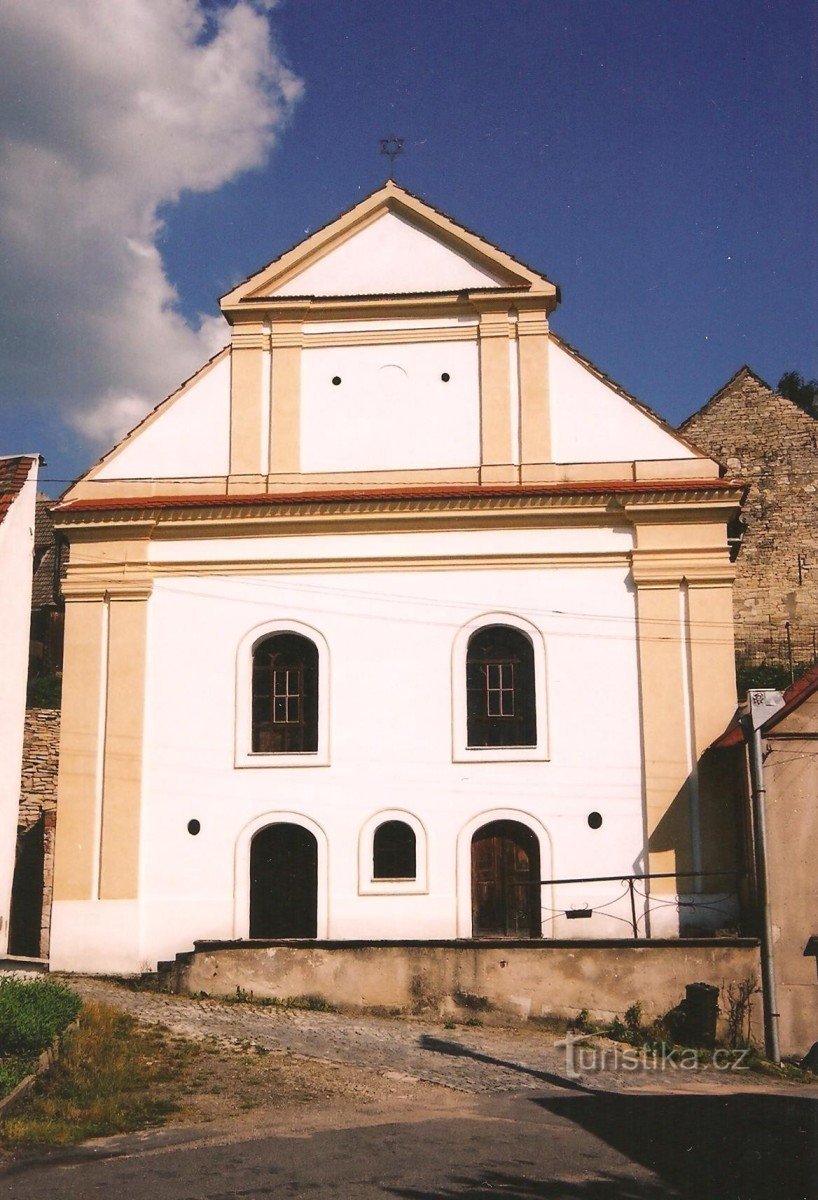 Luže - synagogue