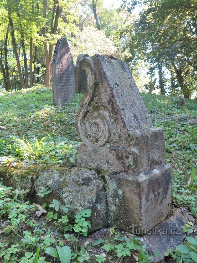 Luže - zsidó temető