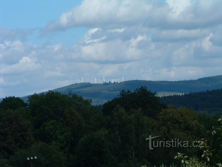 Lysý vrch: Centrale eoliene - din Machnin.