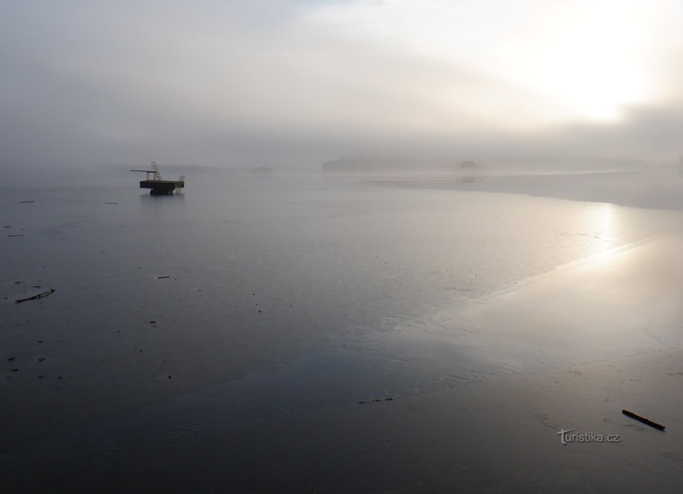 Máchovo jezero a Máj