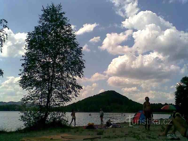 Lago de Macho - Playa del Borný