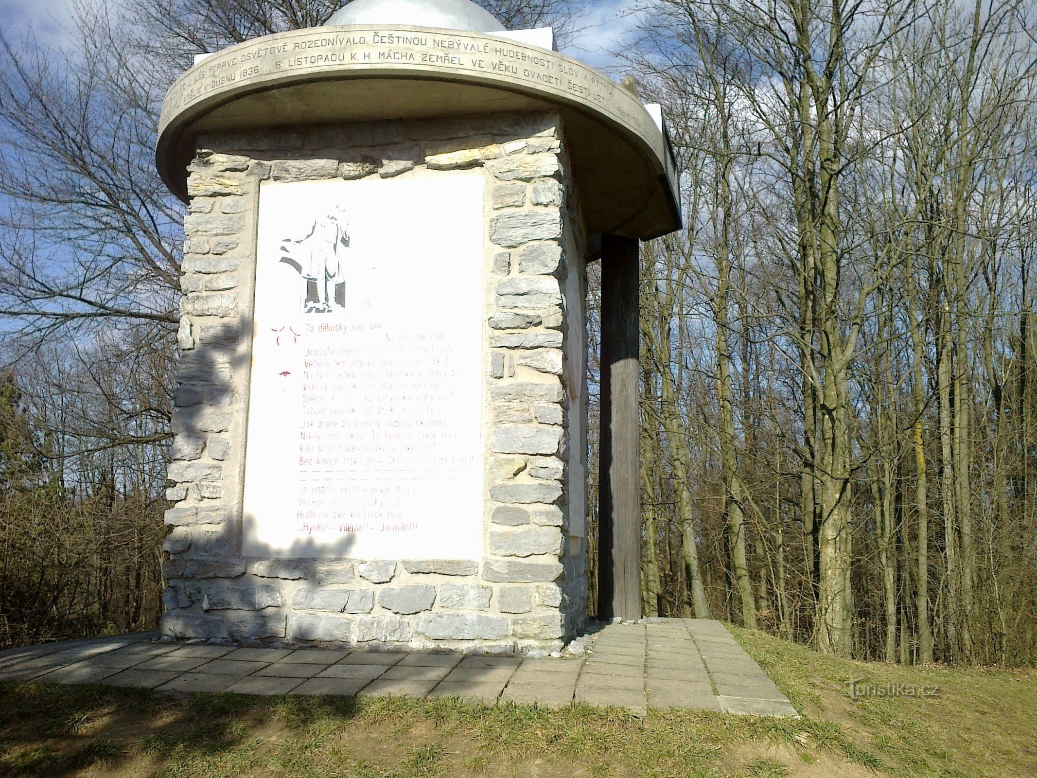 Monument de Mach - détail I