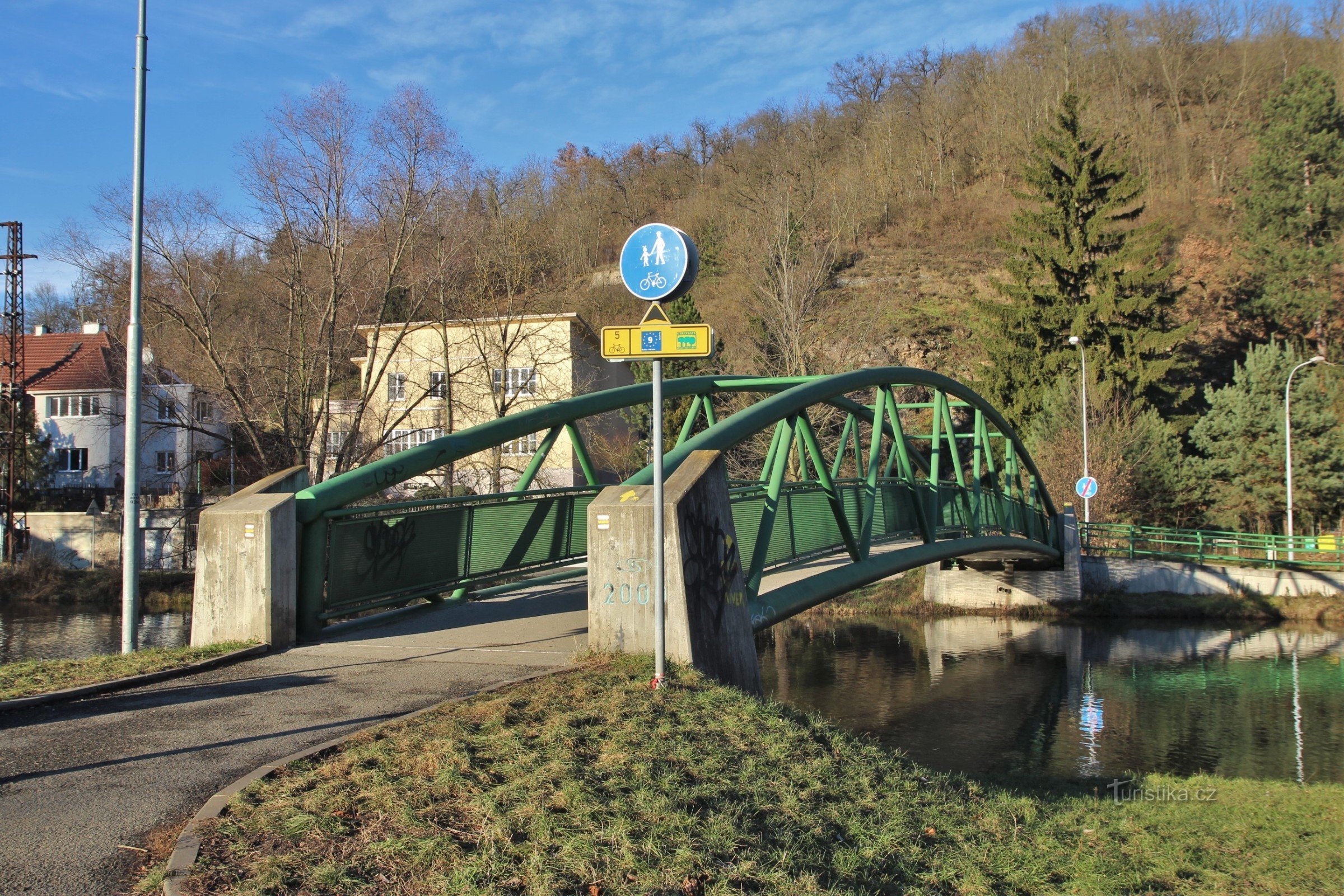 Makovský pješački most