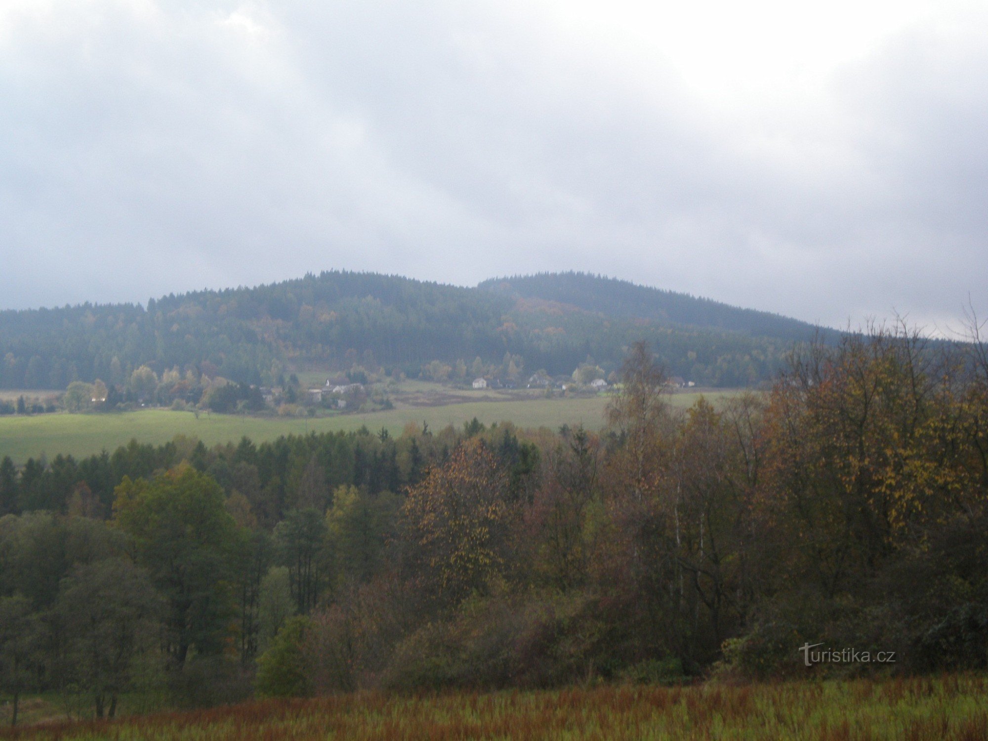 Malá Třemošná (701m) en Třemošná (779m) vanuit het noorden