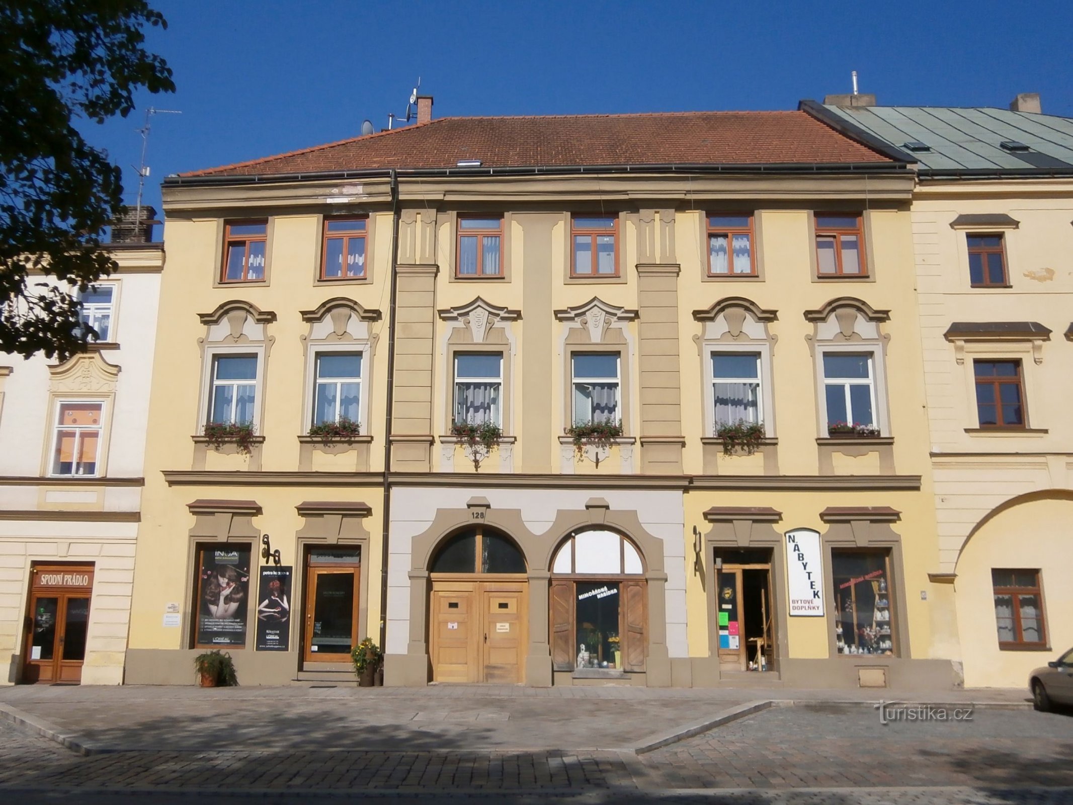 Malé náměstí no. 128 (Hradec Králové, April 9.7.2013, XNUMX)