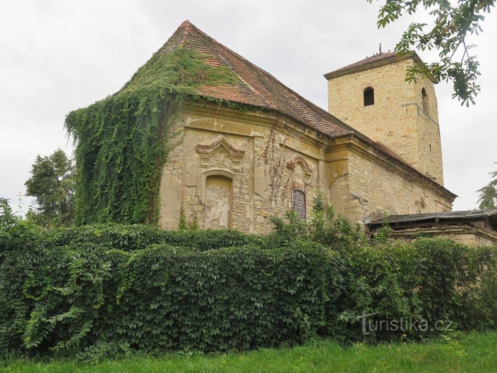 Malešov (Hoštka) - église St. George
