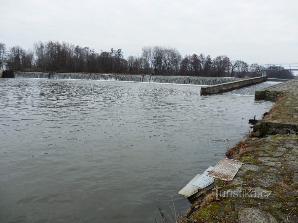 Malšovick dam från vänstra stranden av Orlice