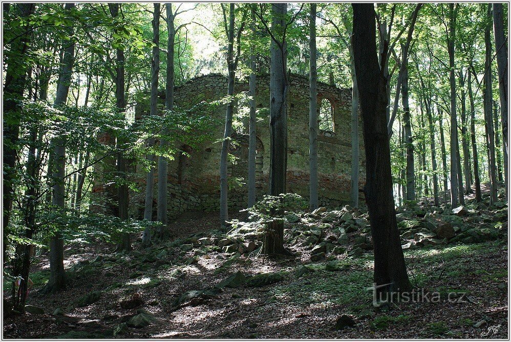 Malý Blaník, les ruines de la chapelle