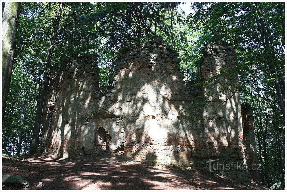Malý Blaník, de ruïnes van de kapel