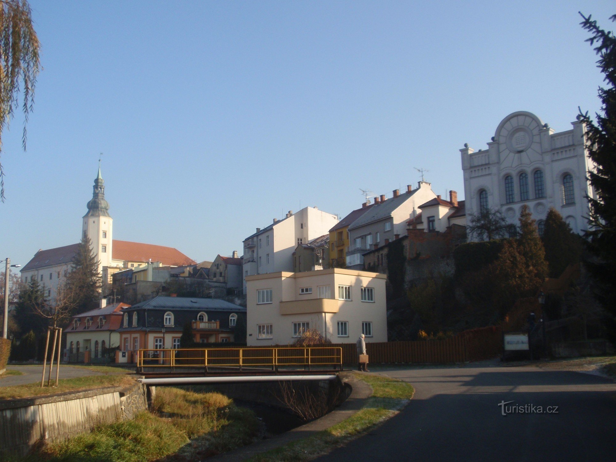 Manjši krog okoli Hranic