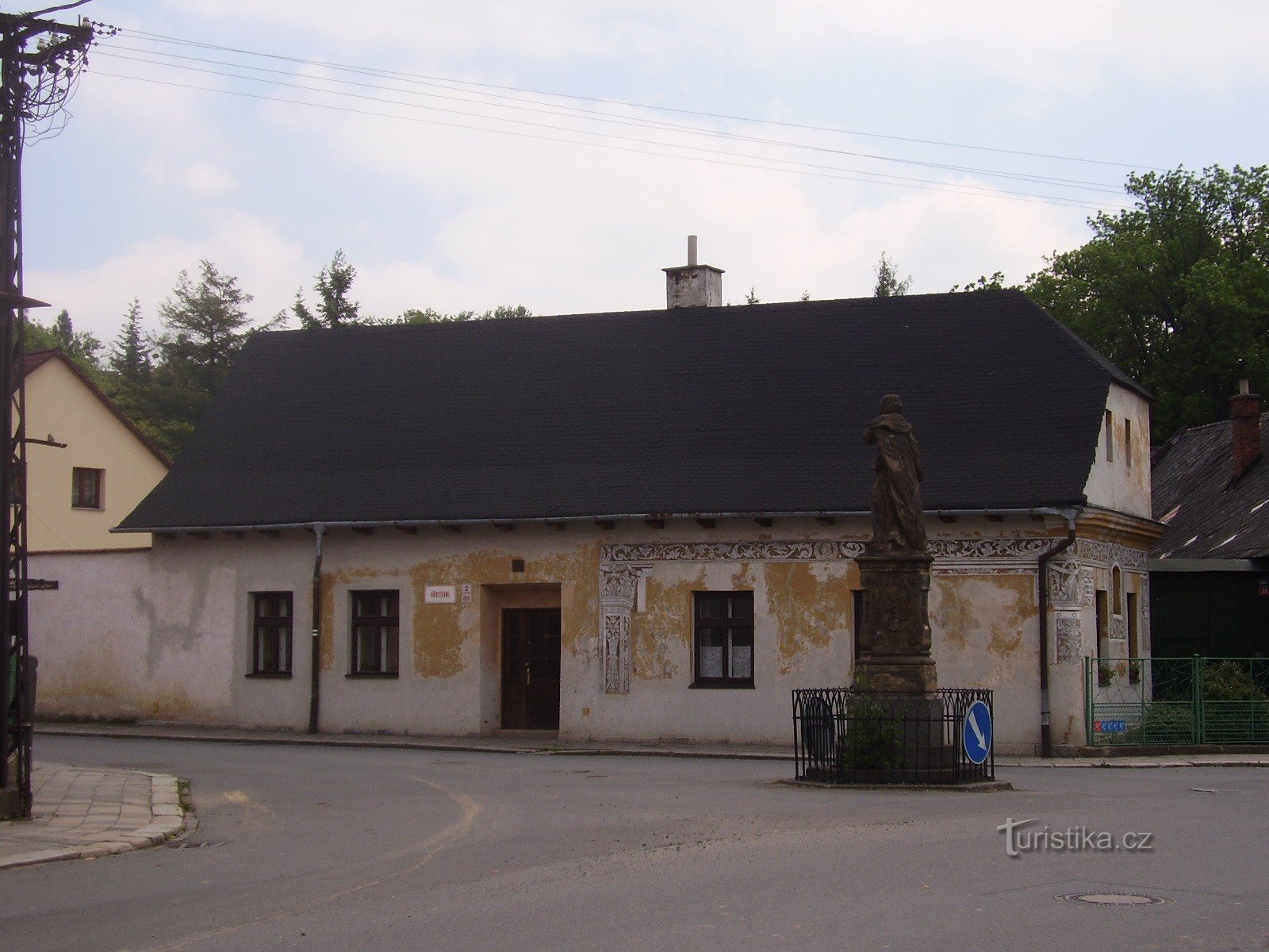 Manjši krog okoli Hranic