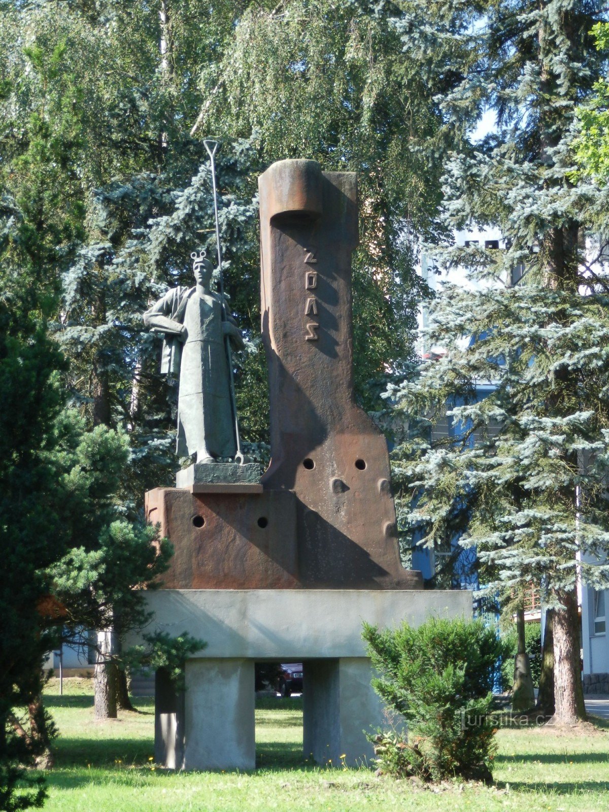 Kleiner Rundweg um Žďár na Sázavou - nach Hamrů und zurück für Pferde, Statuen und Pilze