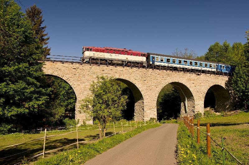 malý železniční viadukt