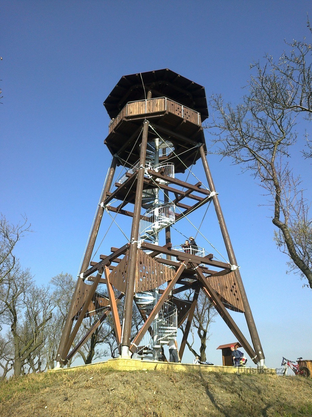 Torre de observação de Mandlon perto de Hustopečí.