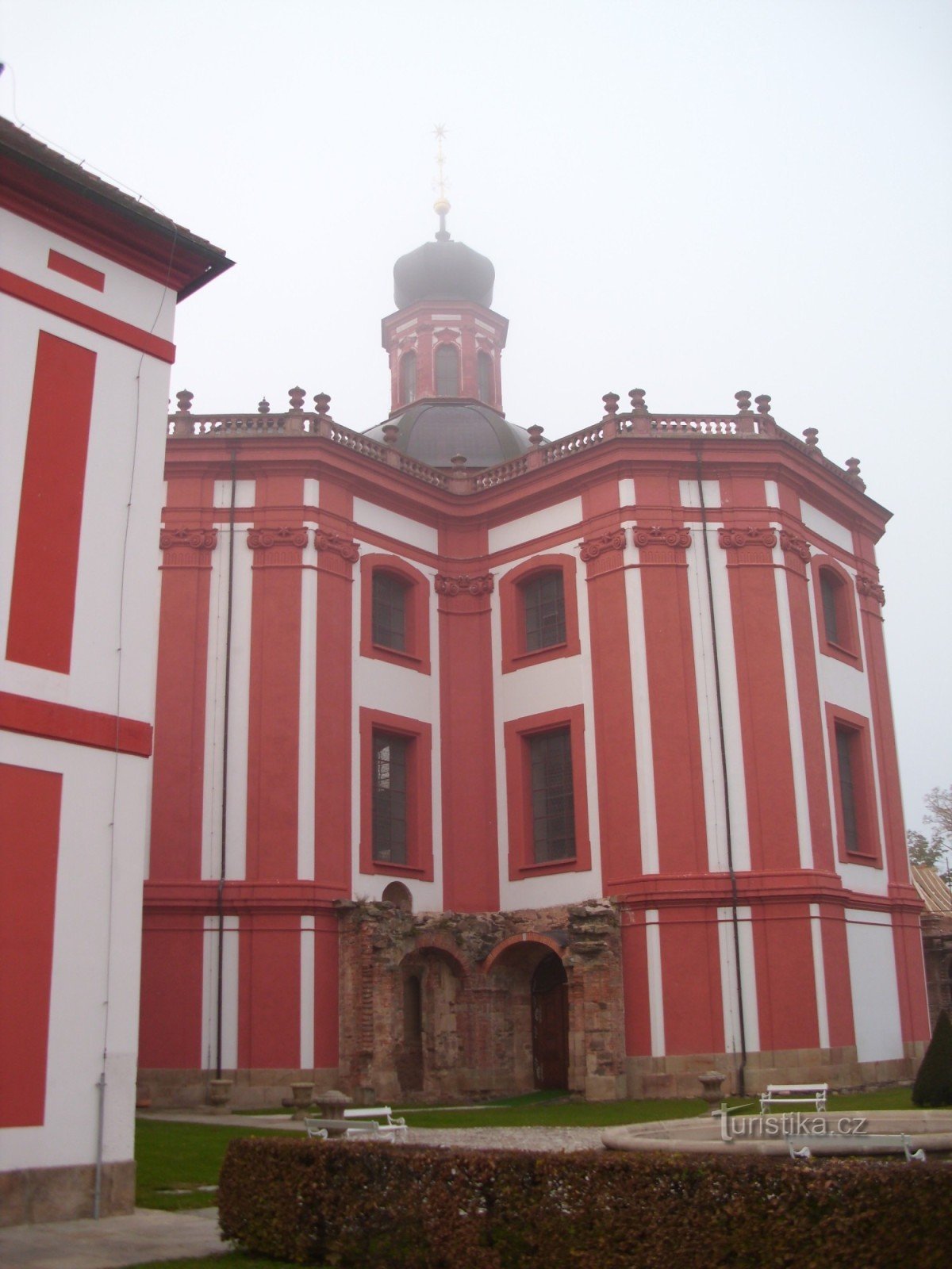 Mariánská Týnice - igreja