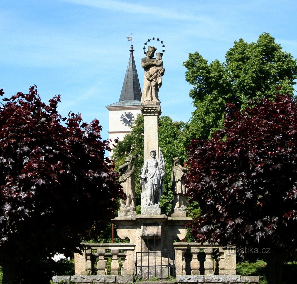 escultura mariana