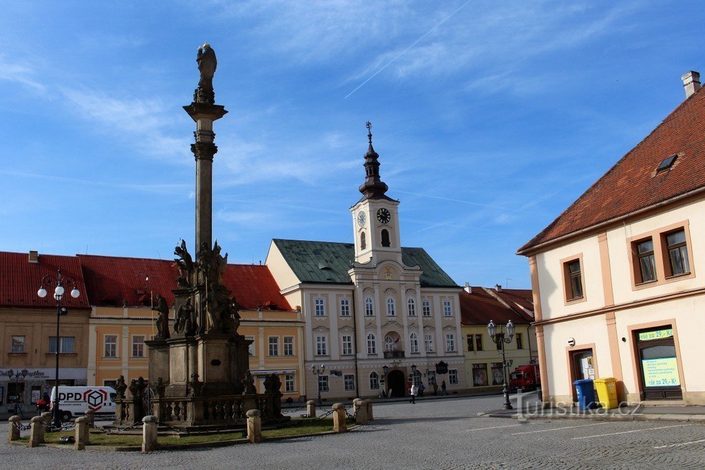 Kolumna maryjna na placu Masaryka w Rokycanach