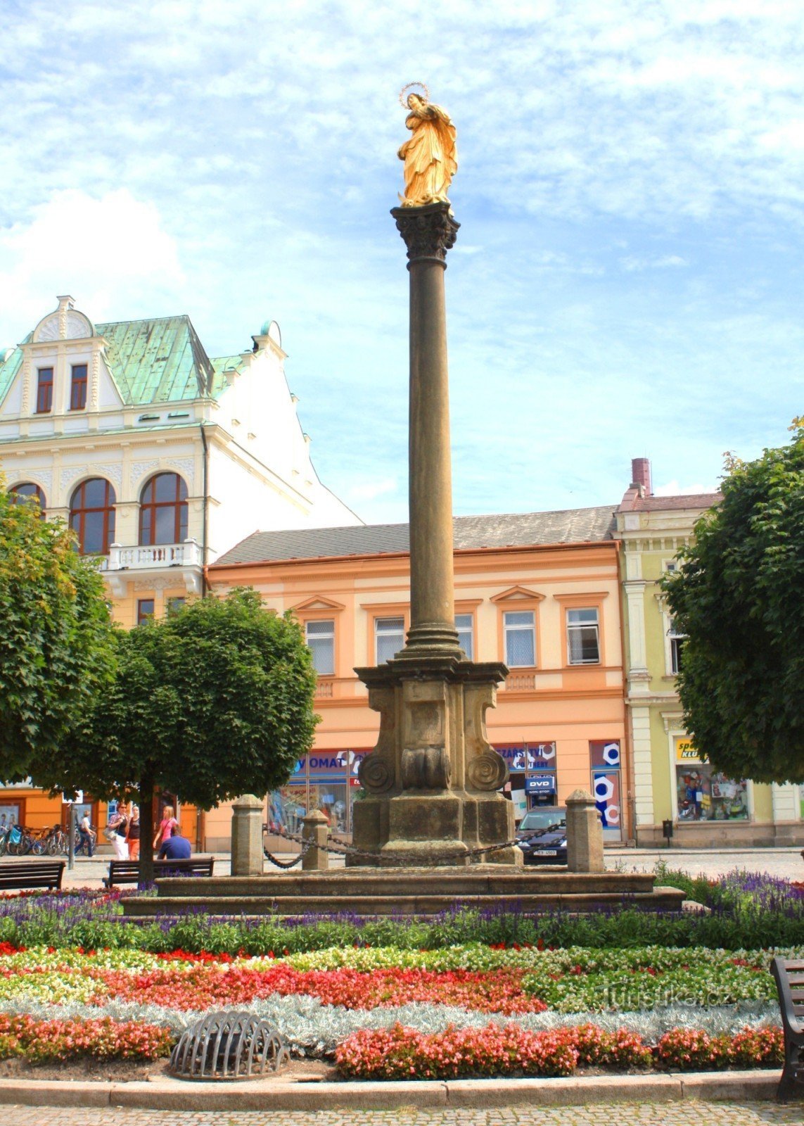 Marian column on Mírové náměstí