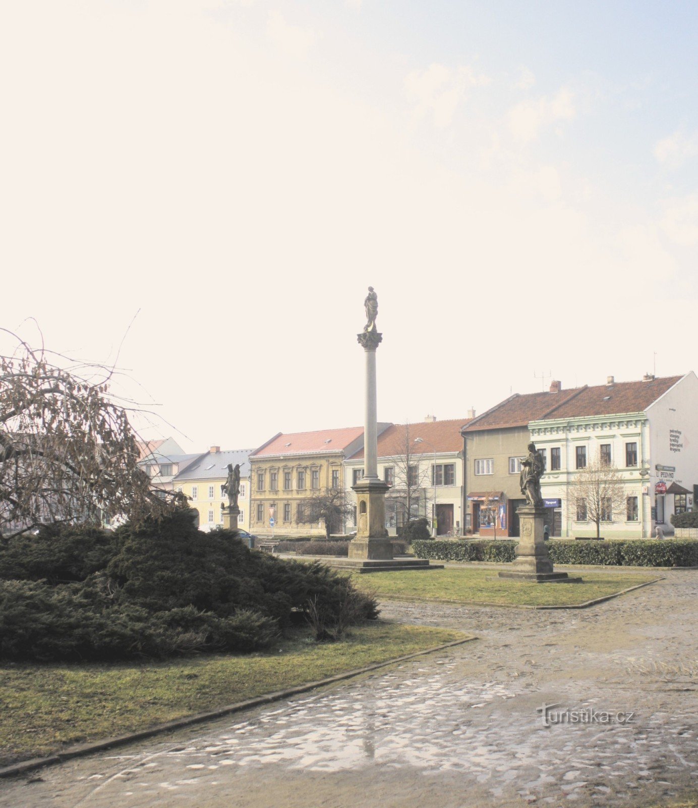 Μαριανή στήλη στην πλατεία στο Kojetín