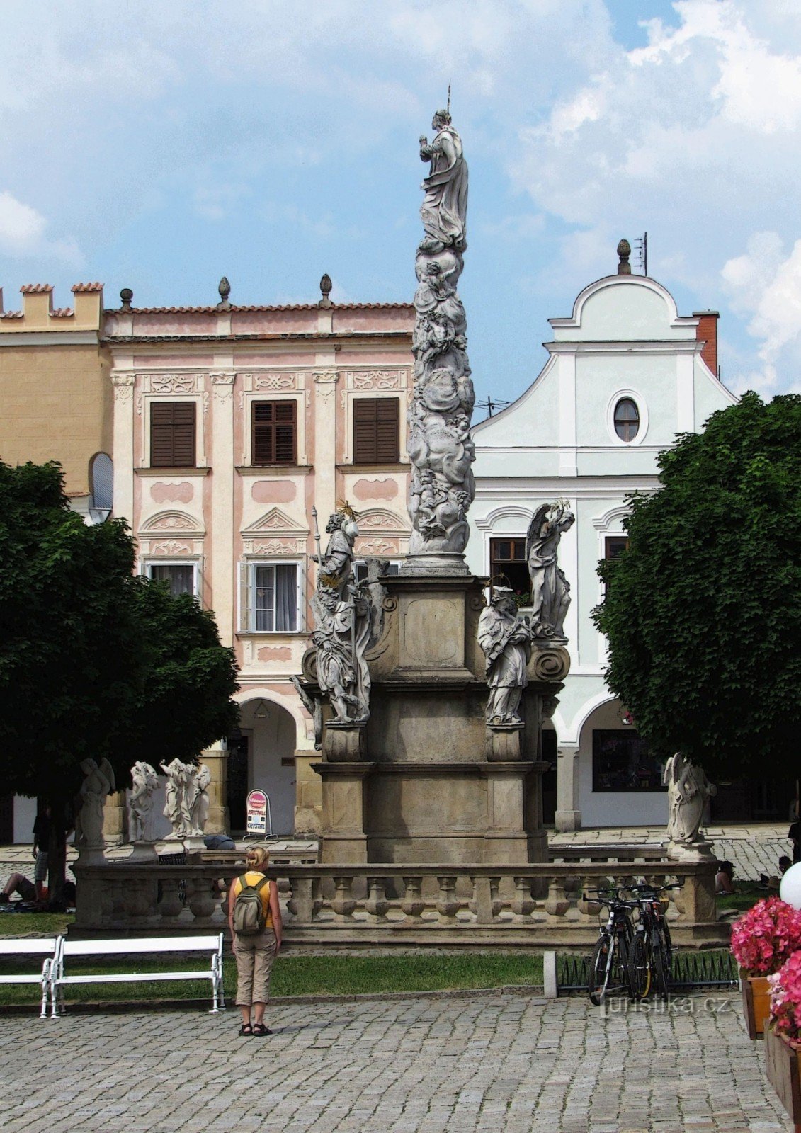 Coluna mariana na praça em Telč