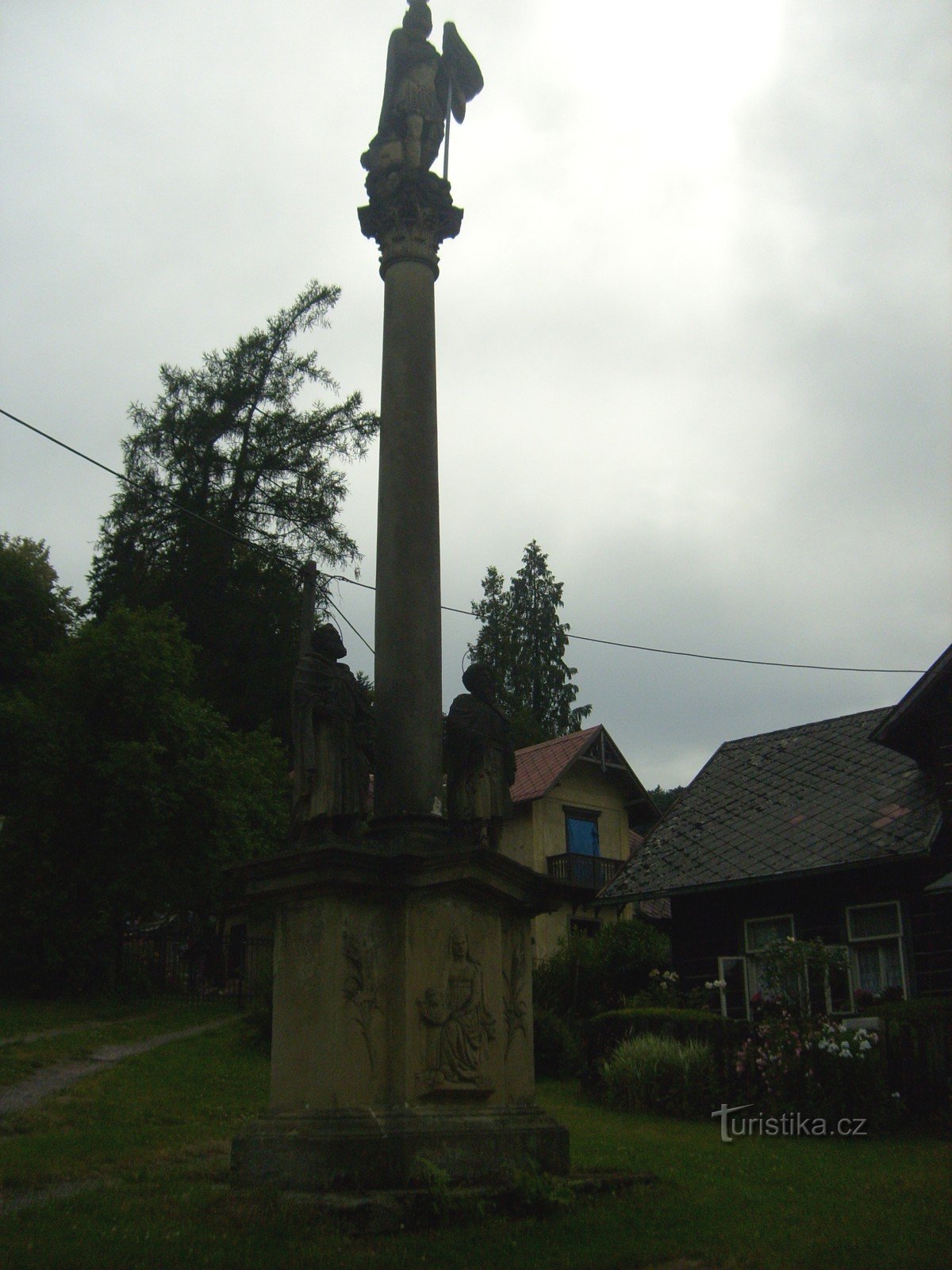 Colonne mariale dans le village de Potštejn