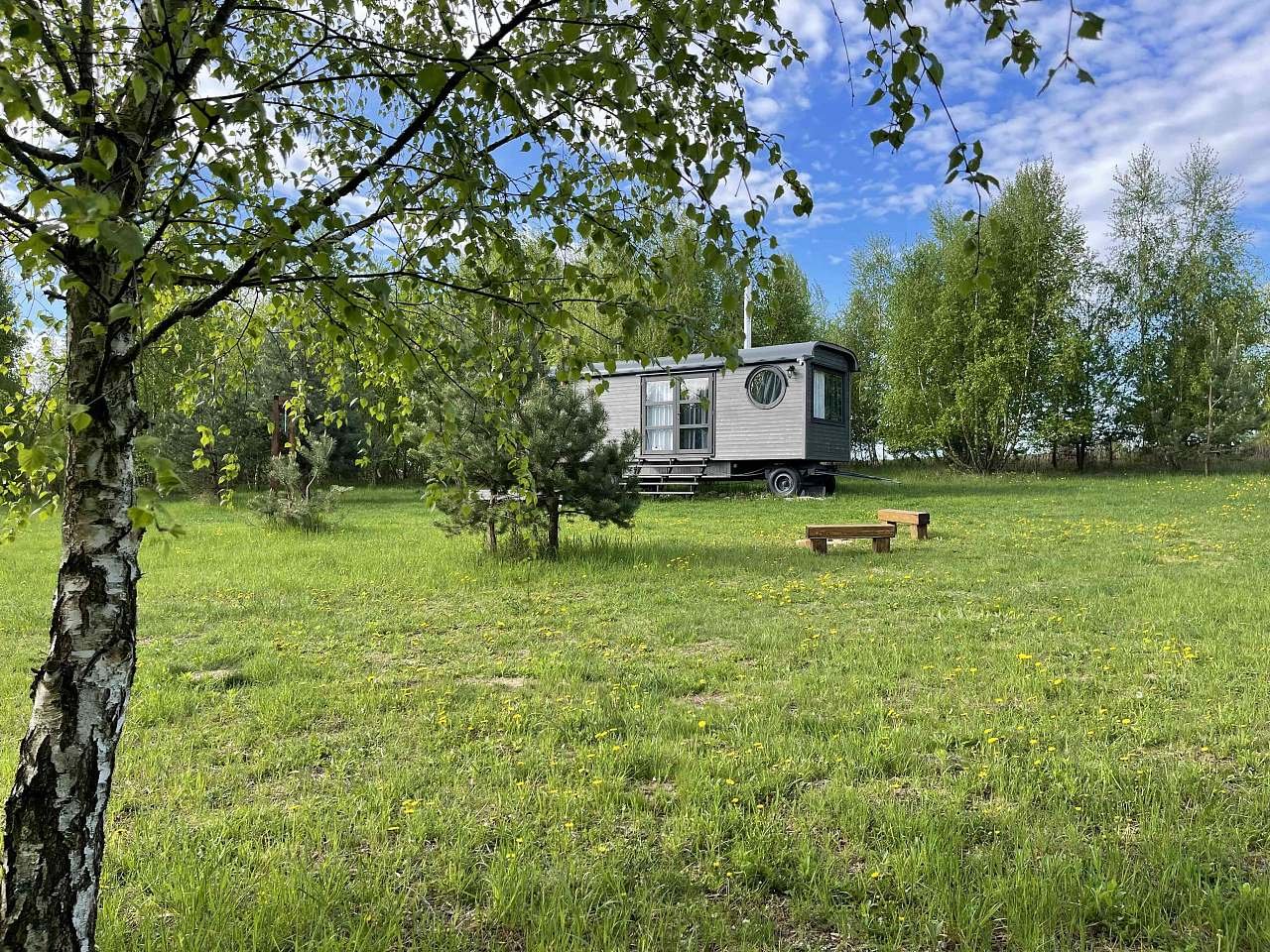 Maringotka u Jizery, Akátové údolí