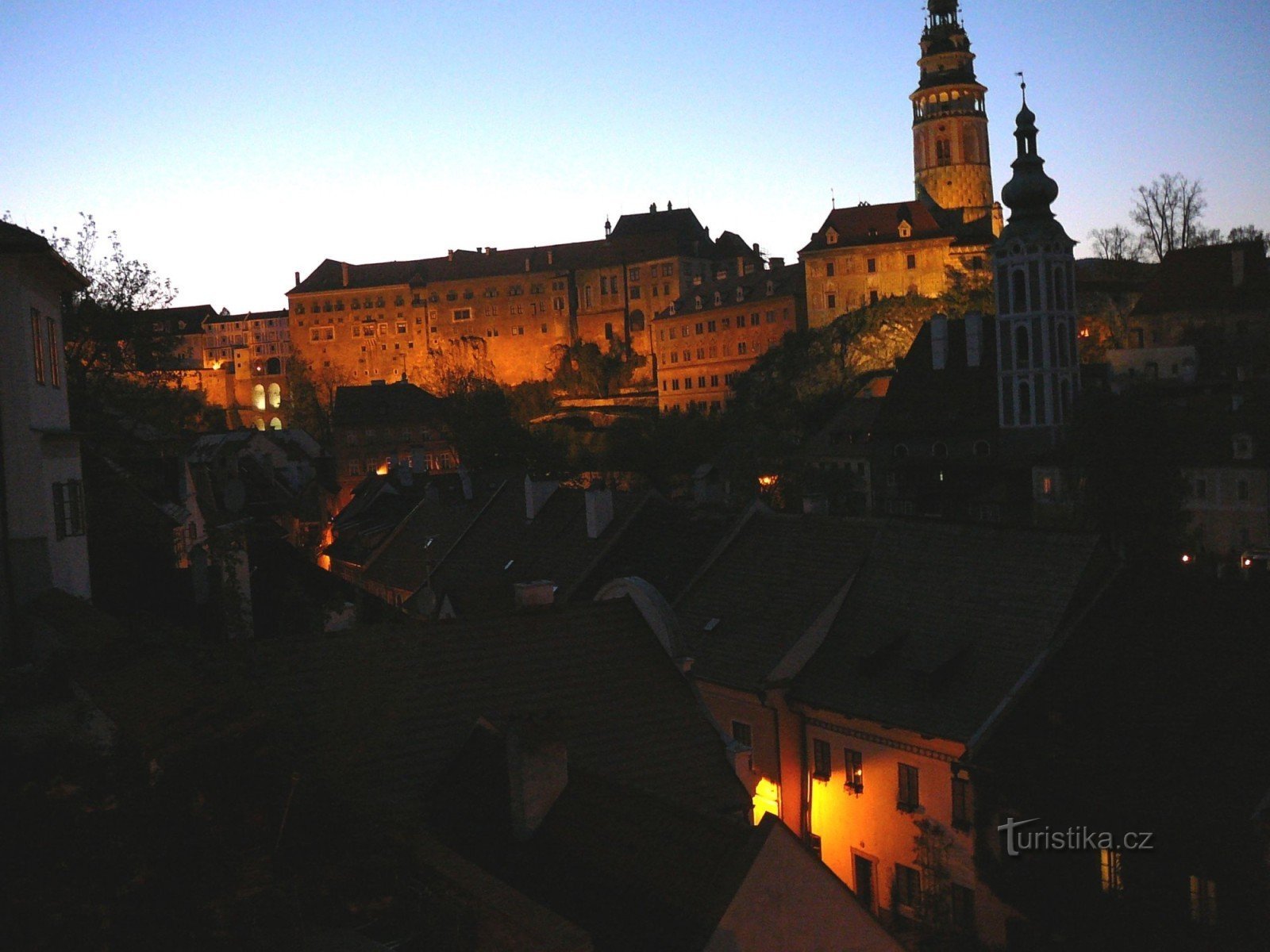 marli12-schloss am abend-2007