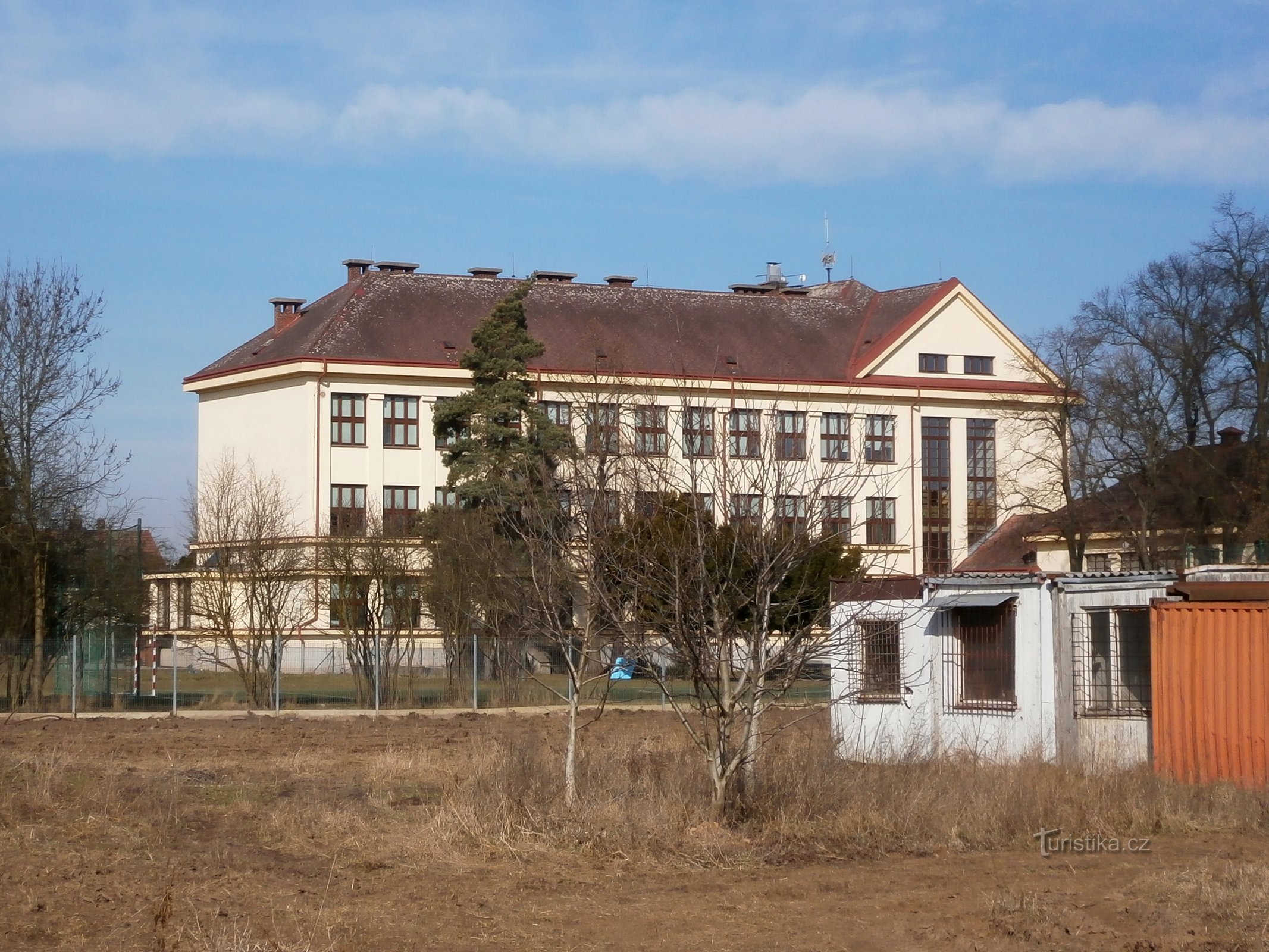Початкова школа імені Масарика в Плотіште над Лабом (Градец Кралове, 9.3.2015)