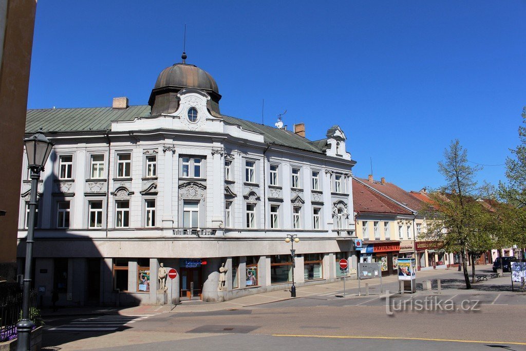 Masaryk Square, SW side