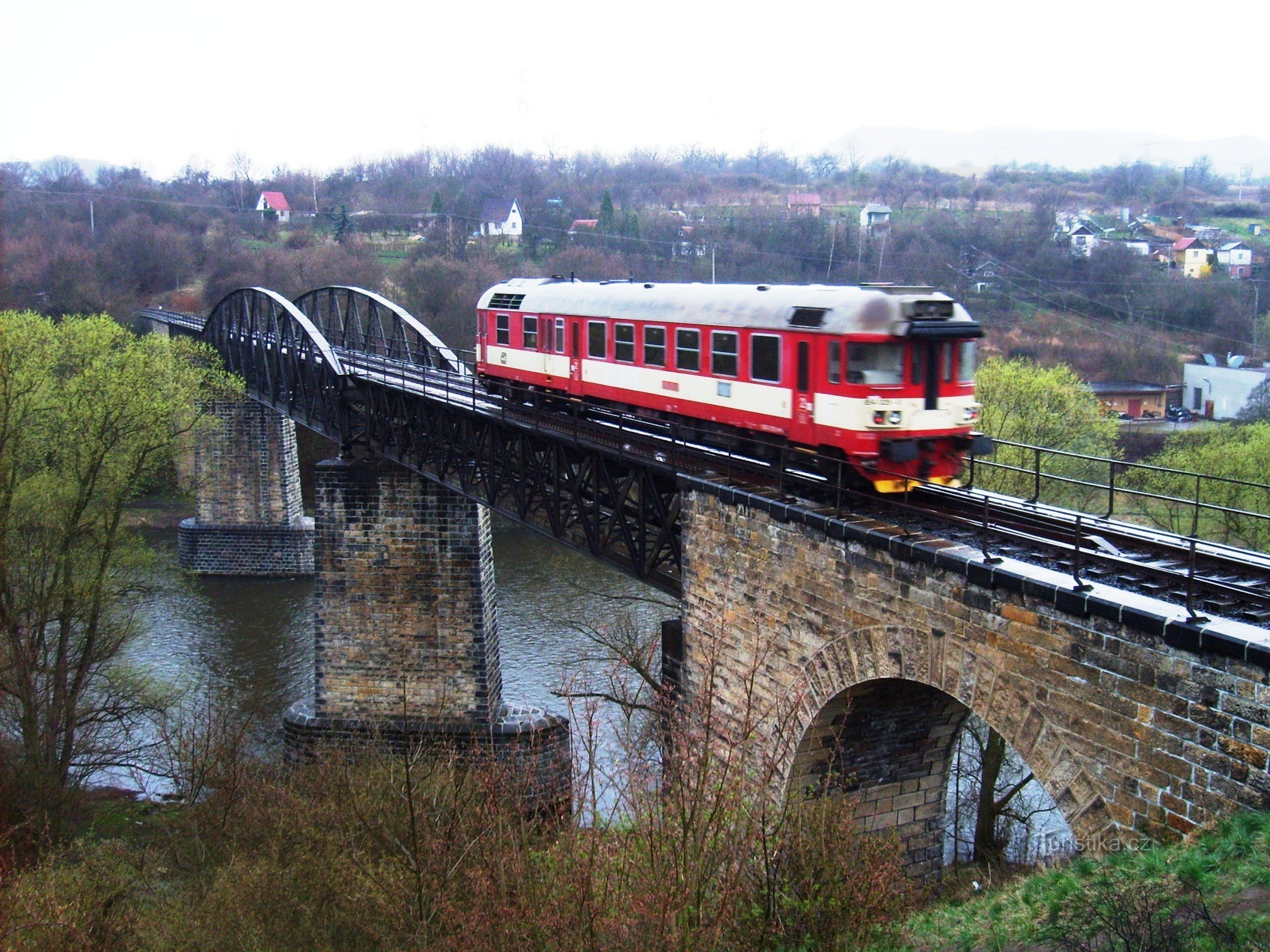 máquina en el puente