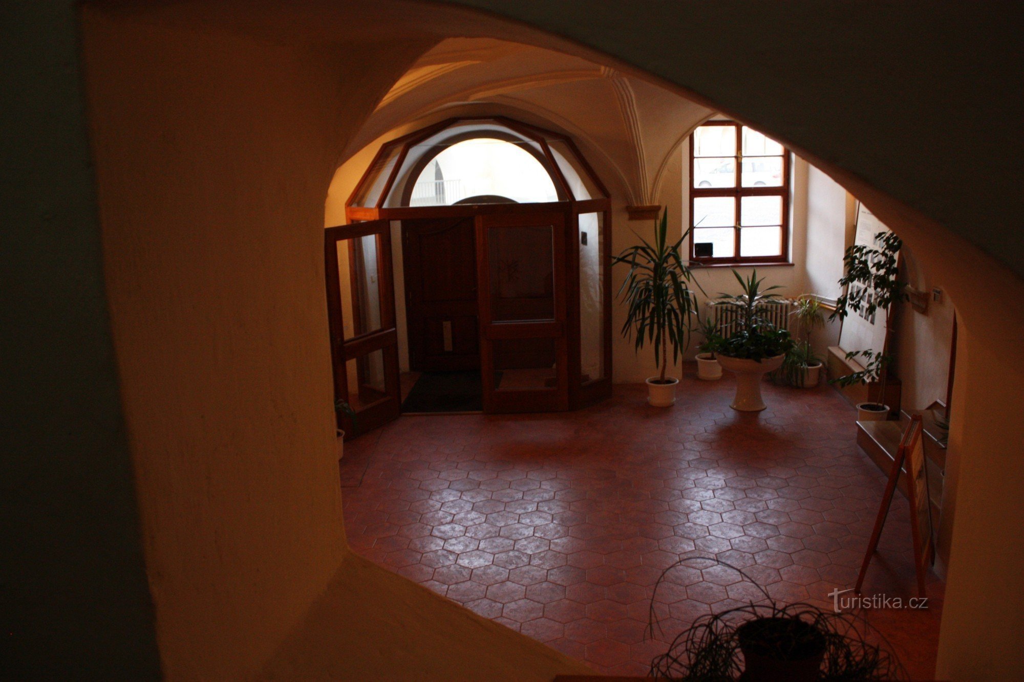 Máuzhaus of the Korvin House - view of the entrance