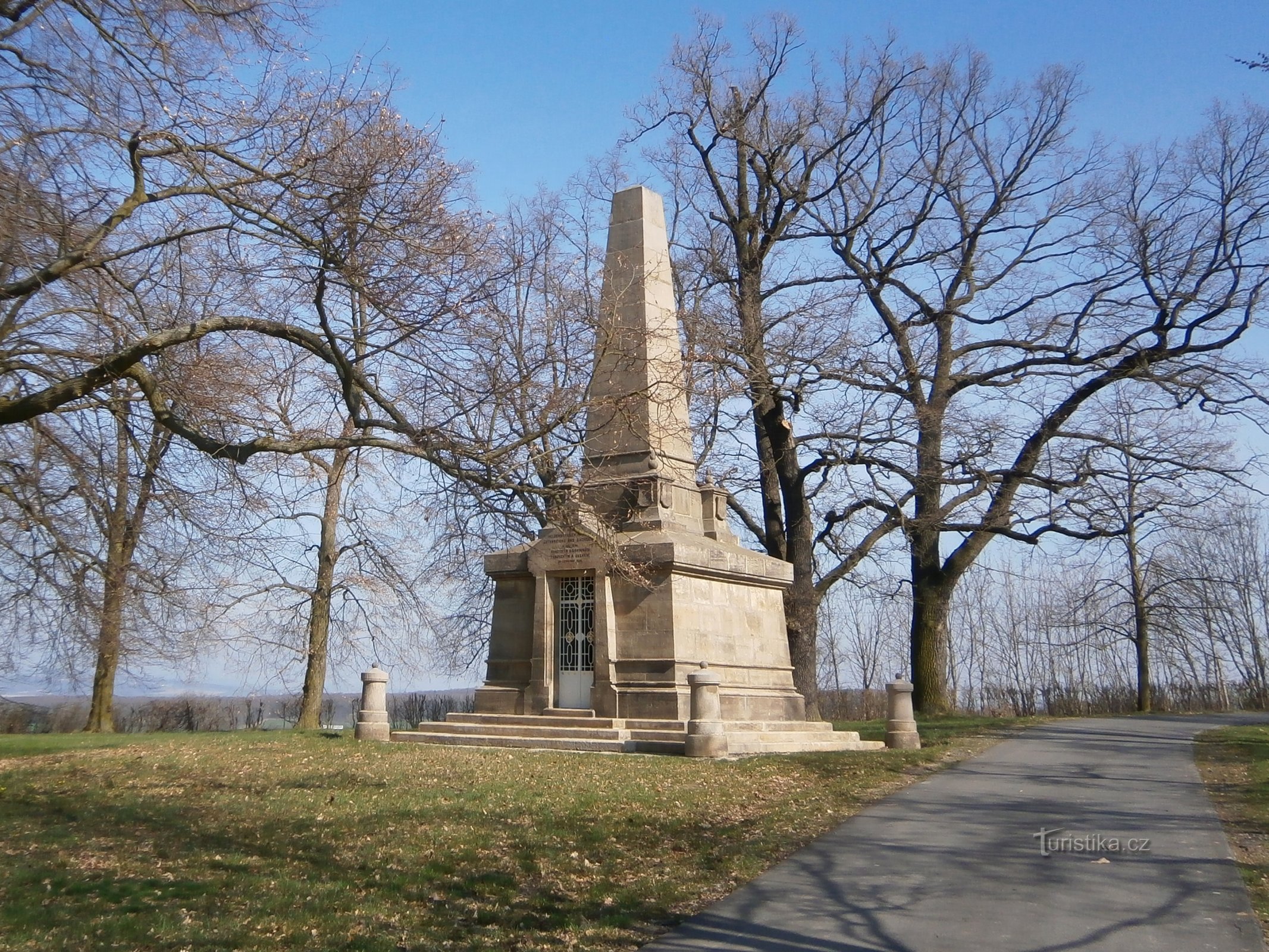 Mausoleumi (Lipa)